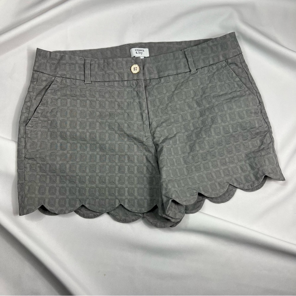 CROWN & IVY Grey Shelby Style Scalloped Hem Shorts Size 12